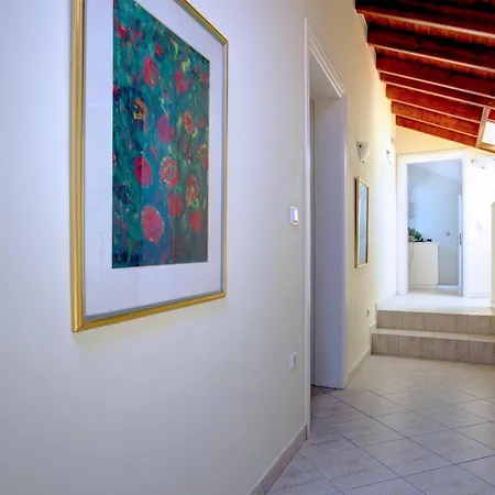 Casa Tzos Apartment *