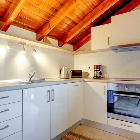 Casa Tzos